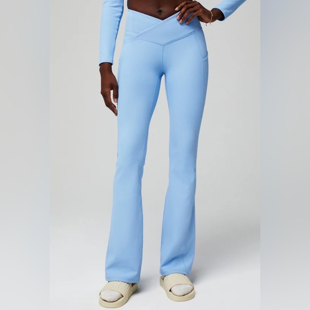 oasis pureluxe rib hw crossover kick blue Fabletics flare leggings